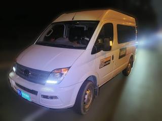 上汽大通MAXUS新途V802021款 2.0T 手動經典傲運通短軸中頂5/6座