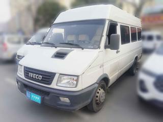 依維柯依維柯得意2021款 2.5T A40 M1客車5-9座長軸中頂雙胎側拉門