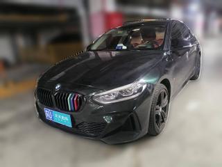 宝马宝马1系2022款 125i M运动曜夜版