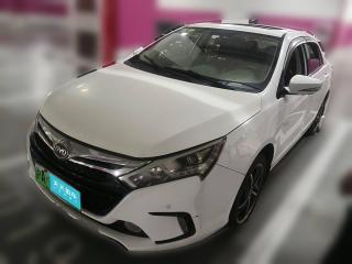 比亚迪秦新能源2014款 1.5T 旗舰型 比亚迪秦新能源2014款 1.5T 旗舰型