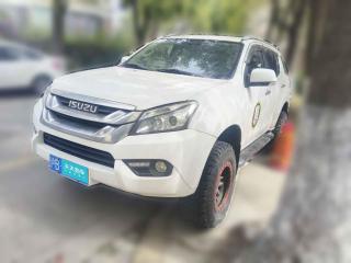 五十铃mu-X牧游侠2015款 3.0T 四驱自动尊享型 7座