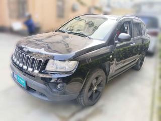Jeep指南者2013款 2.0L 两驱运动版