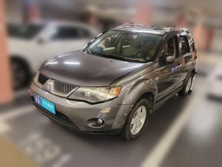 三菱欧蓝德2009款 2.4 时尚版