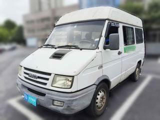 依維柯依維柯得意2014款 2.5T-A35 NJ6484ACM47Z4