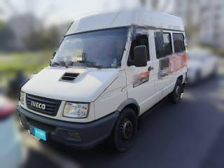 依維柯依維柯得意2017款 2.5T A35客車5-7座47Z5