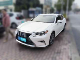 雷克薩斯雷克薩斯ES2015款 300h 舒適版