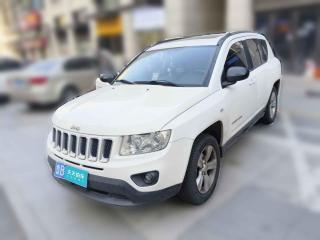 Jeep指南者2011款 2.4L 四驱舒适版