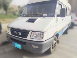 依維柯依維柯得意2020款 2.5T A40客車雙胎中頂5-9座國VI