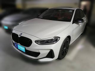 宝马宝马1系2022款 125i M运动曜夜版