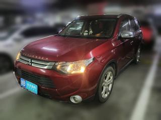 三菱歐藍德2013款 2.4L 四驅豪華導航版 7座