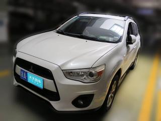 三菱勁炫ASX2013款 2.0L CVT兩驅精英版