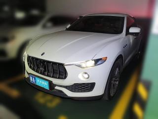 玛莎拉蒂Levante2018款 3.0T 经典版