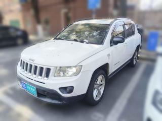 Jeep指南者2012款 2.4L 四驅都市版