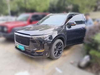 理想汽車?yán)硐隣NE2021款 增程6座版