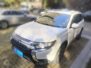 三菱欧蓝德2019款 2.0L 两驱畅享版 5座 国V