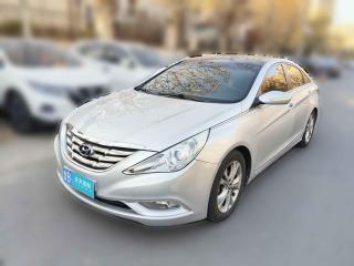 現代索納塔2011款 2.0L 自動豪華版