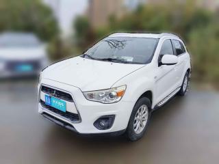 三菱勁炫ASX2013款 2.0L 手動兩驅舒適版