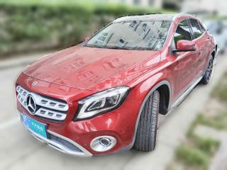 奔驰奔驰GLA2017款 GLA 220 4MATIC 豪华型