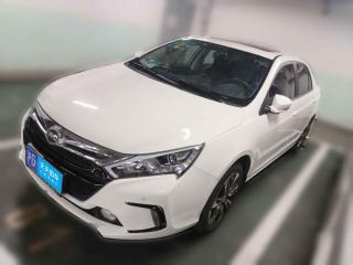 比亚迪秦新能源2015款 1.5T 双冠旗舰Plus版