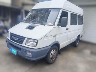 依維柯依維柯得意2020款 2.5T A35客車單胎中頂5-9座側移門國V