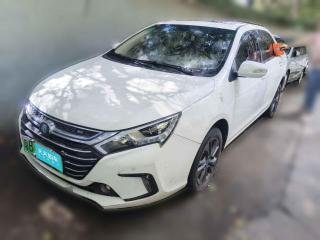 比亞迪秦新能源2017款 1.5T 尊貴型