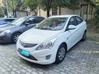 現代瑞納2013款 三廂 1.4L 自動標準型GL