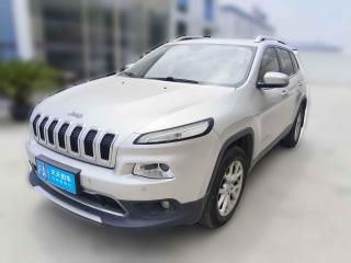 Jeep自由光2016款 2.4L 专业版 Jeep自由光2016款 2.4L 专业版