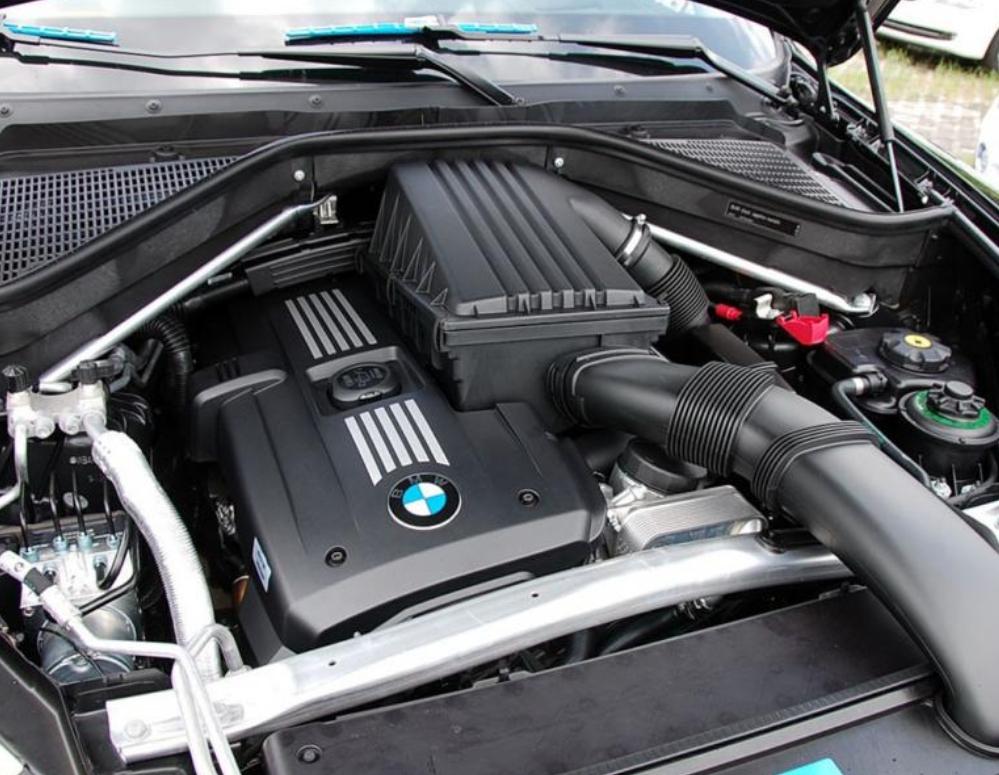 宝马x6大灯多少钱？价格大揭秘