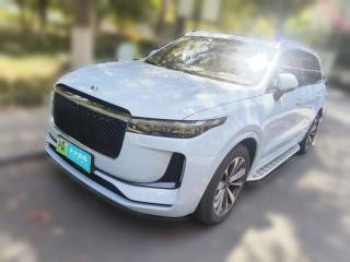 理想汽車?yán)硐隣NE2020款 增程6座版