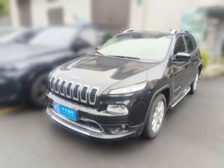 Jeep自由光2017款 2.0L 优越版