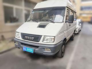 依維柯依維柯得意2017款 2.5T A35客車5-7座47Z5