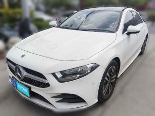 奔馳奔馳A級(jí)2019款 A 180 L 運(yùn)動(dòng)轎車