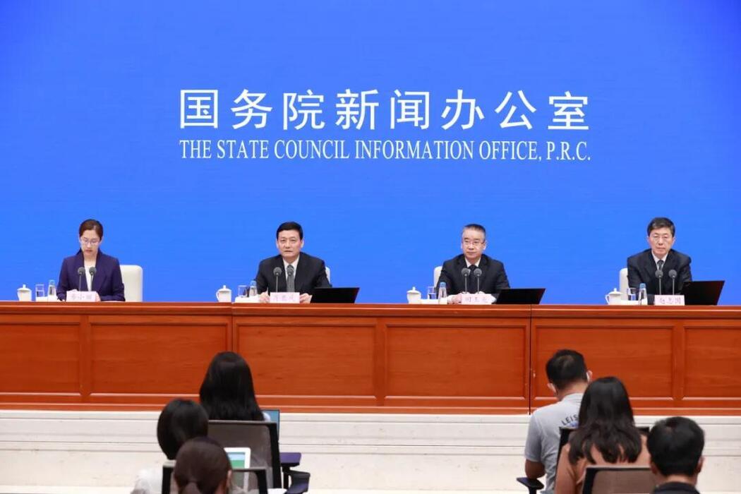工信部部长肖亚庆:鼓励企业兼并重组做大做强 工信部部长肖亚庆:鼓励企业兼并重组做大做强