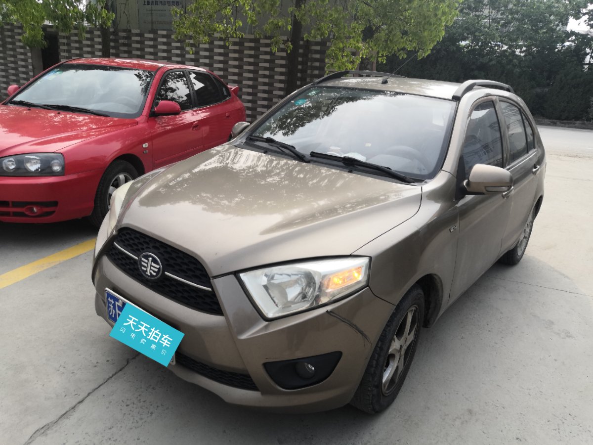 夏利1.0二手车值多少钱？