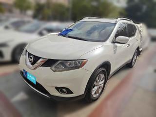 日产奇骏2015款2.5LCVT领先MAX版4WD