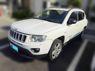 Jeep指南者2011款 2.4L 四驱豪华版