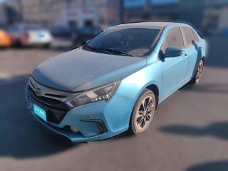 比亞迪秦新能源2015款1.5T雙冠旗艦Plus版