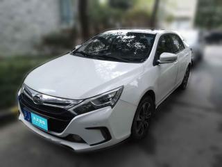 比亚迪秦新能源2015款 1.5T 双冠旗舰Plus版