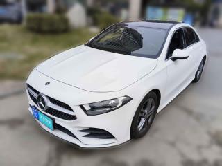 奔驰奔驰A级2022款 改款 A 180 L 运动轿车