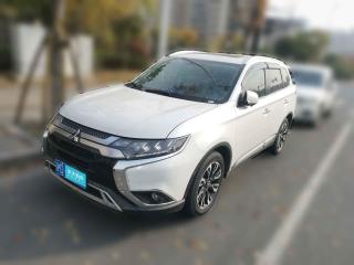 三菱歐藍德2021款2.4L四驅致享版7座