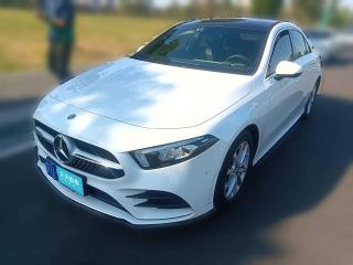 奔馳奔馳A級(jí)2020款改款A(yù)200L運(yùn)動(dòng)轎車(chē)時(shí)尚型