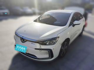 北京汽车北京EU52018款 R500 智风版