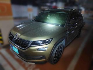 斯柯達(dá)柯迪亞克2017款 TSI330 7座兩驅(qū)豪華科技版