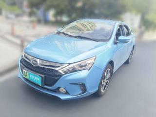 比亚迪秦新能源2015款 1.5T 双冠旗舰Plus版