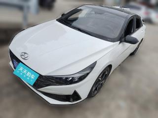 現(xiàn)代伊蘭特2021款 240TGDi DCT LUX尊貴版