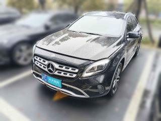 奔驰奔驰GLA2017款 GLA 200 时尚型