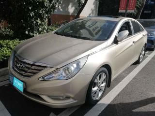 現(xiàn)代索納塔2011款2.0L自動(dòng)豪華版