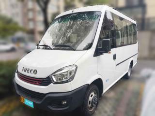 依維柯依維柯歐風2021款 3.0T自動M2-32C營運客車高頂后雙胎電動門F1C