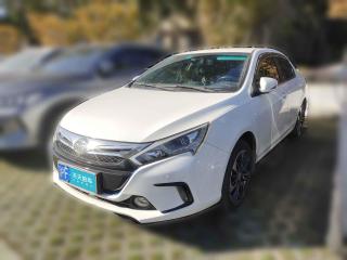 比亞迪秦新能源2015款1.5T雙冠旗艦Plus版