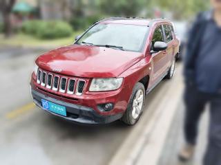 Jeep指南者2012款 2.4L 四驅運動版